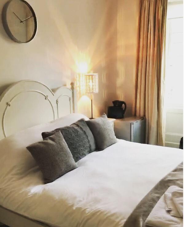 Wansford Country Lounge B&B エクステリア 写真